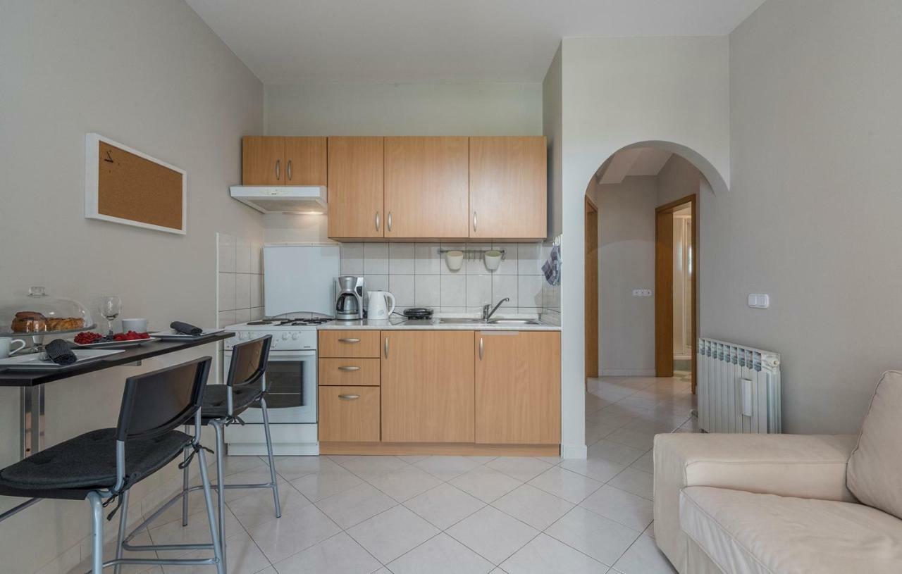 Apartment Green With Balcony Nova Vas  Kültér fotó