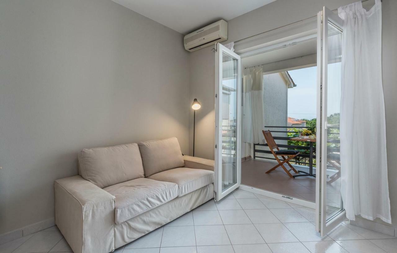 Apartment Green With Balcony Nova Vas  Kültér fotó