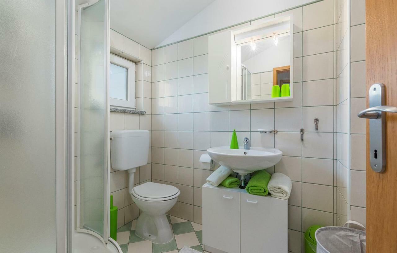 Apartment Green With Balcony Nova Vas  Kültér fotó
